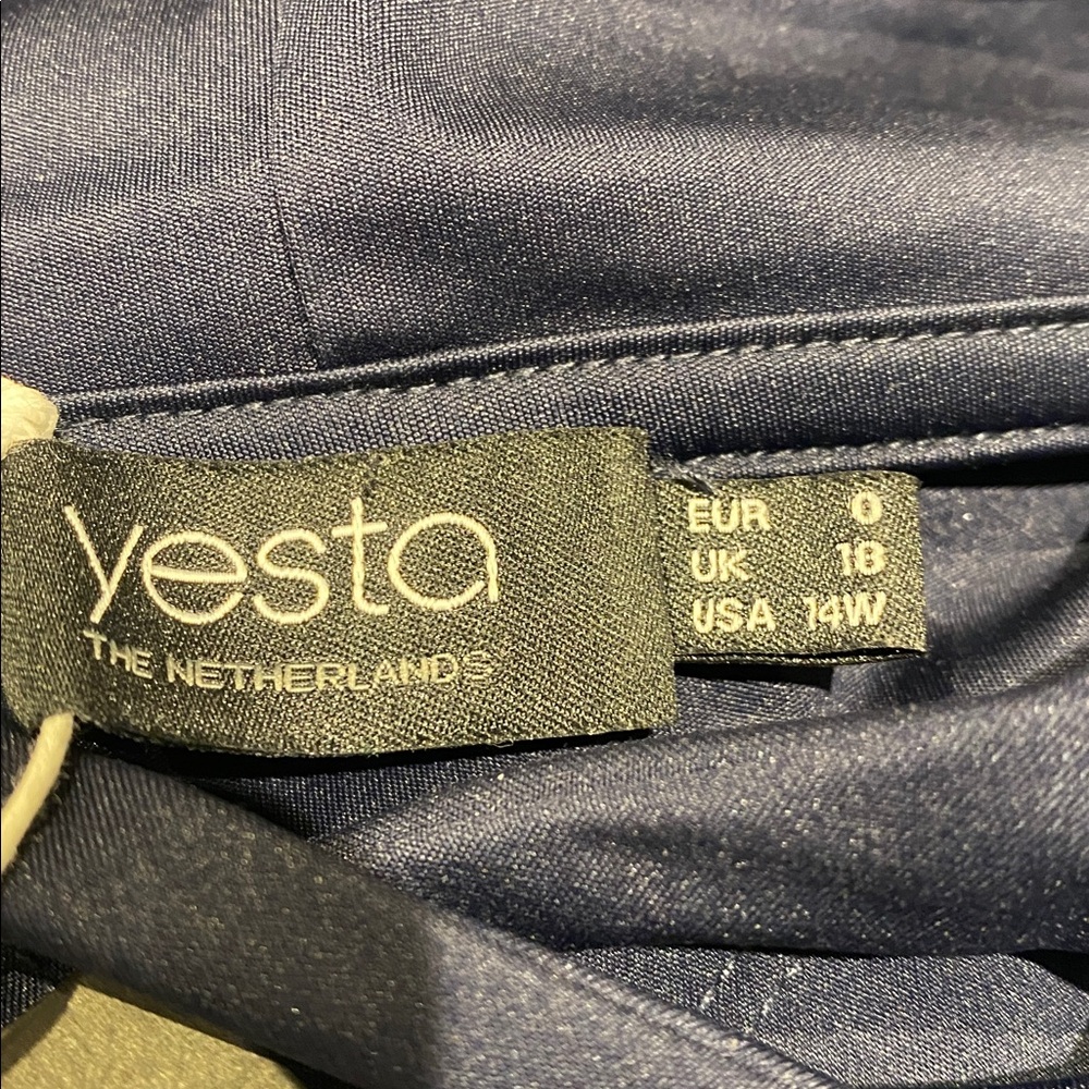Yesta Navy Blue with hoodie pullover - Picture 7 of 10